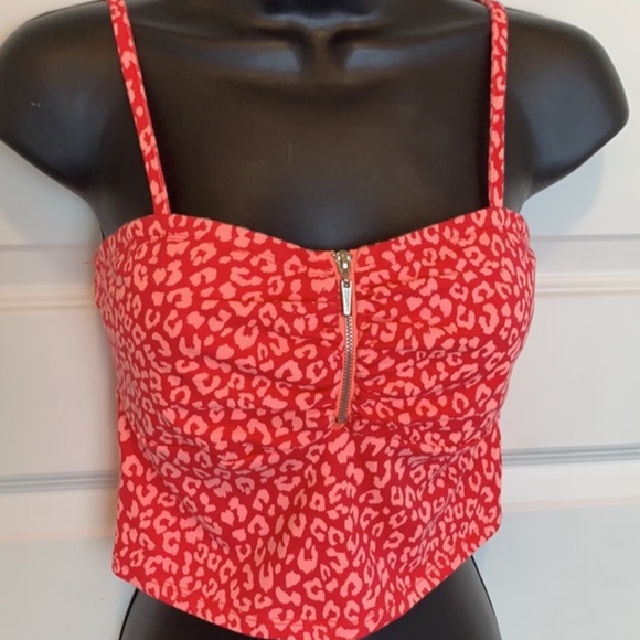 Guess Tops - Guess Dana Crop Top